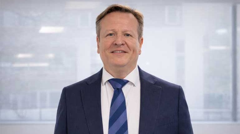 Sommet Education nomeia Spencer Coles como novo Diretor Executivo