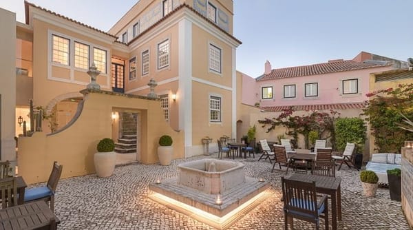 Solar do Castelo entre os Hotéis Históricos mais românticos do mundo em 2026