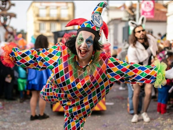 Chuva no Carnaval? Ninguém leva a mal - algumas ideias para não parar a diversão